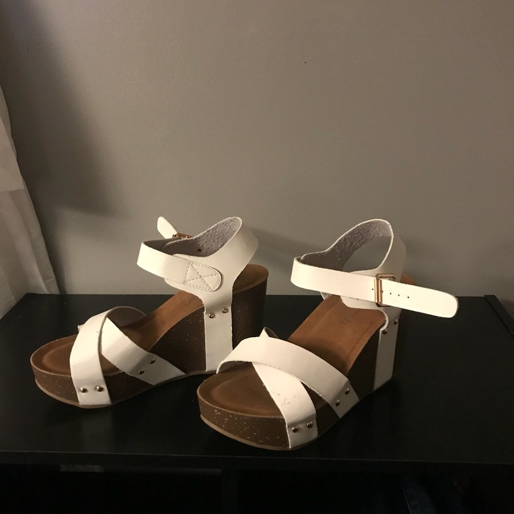White wedges